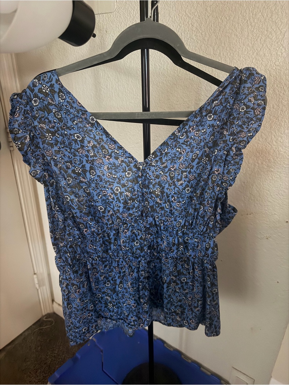 Old navy  Outfitters Blue Floral V-Neck Peplum Blouse